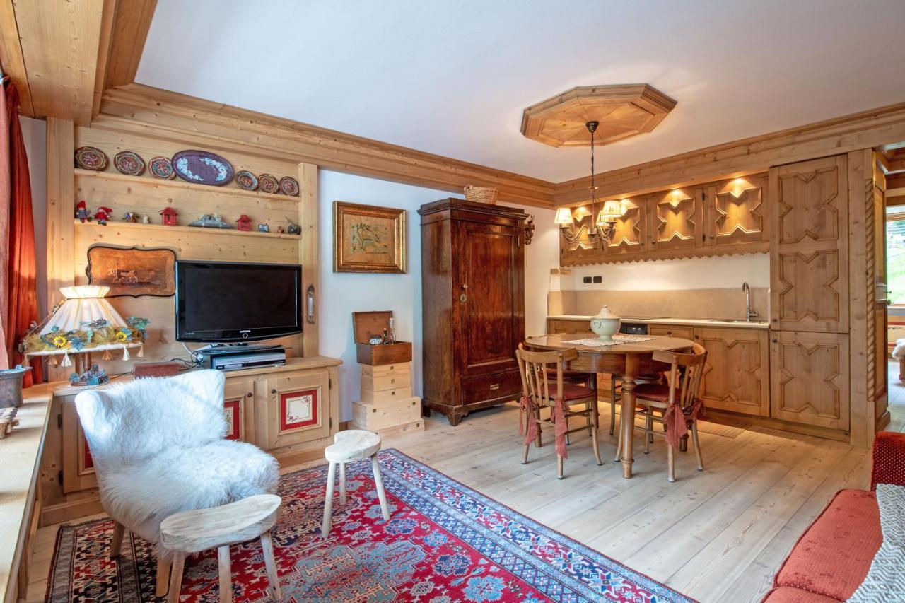 Apartment Center Madonna Di Campiglio Af Bagian luar foto