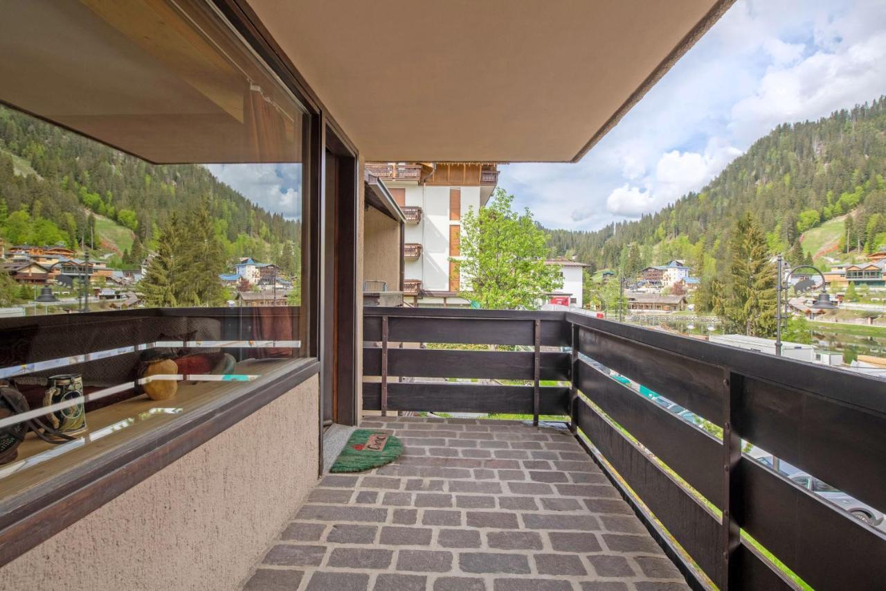 Apartment Center Madonna Di Campiglio Af Bagian luar foto