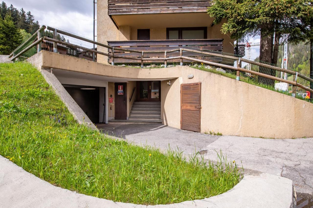 Apartment Center Madonna Di Campiglio Af Bagian luar foto