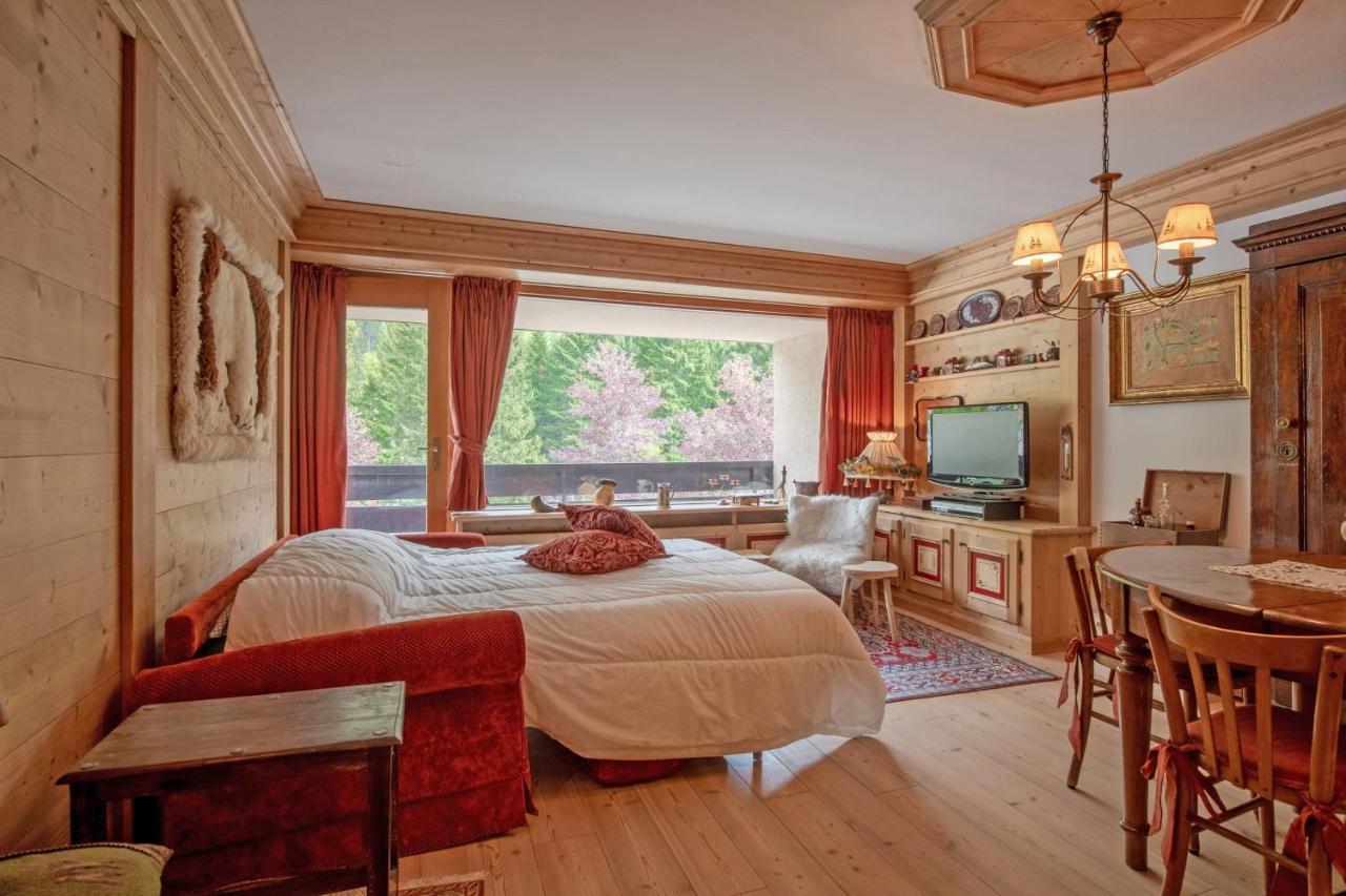 Apartment Center Madonna Di Campiglio Af Bagian luar foto